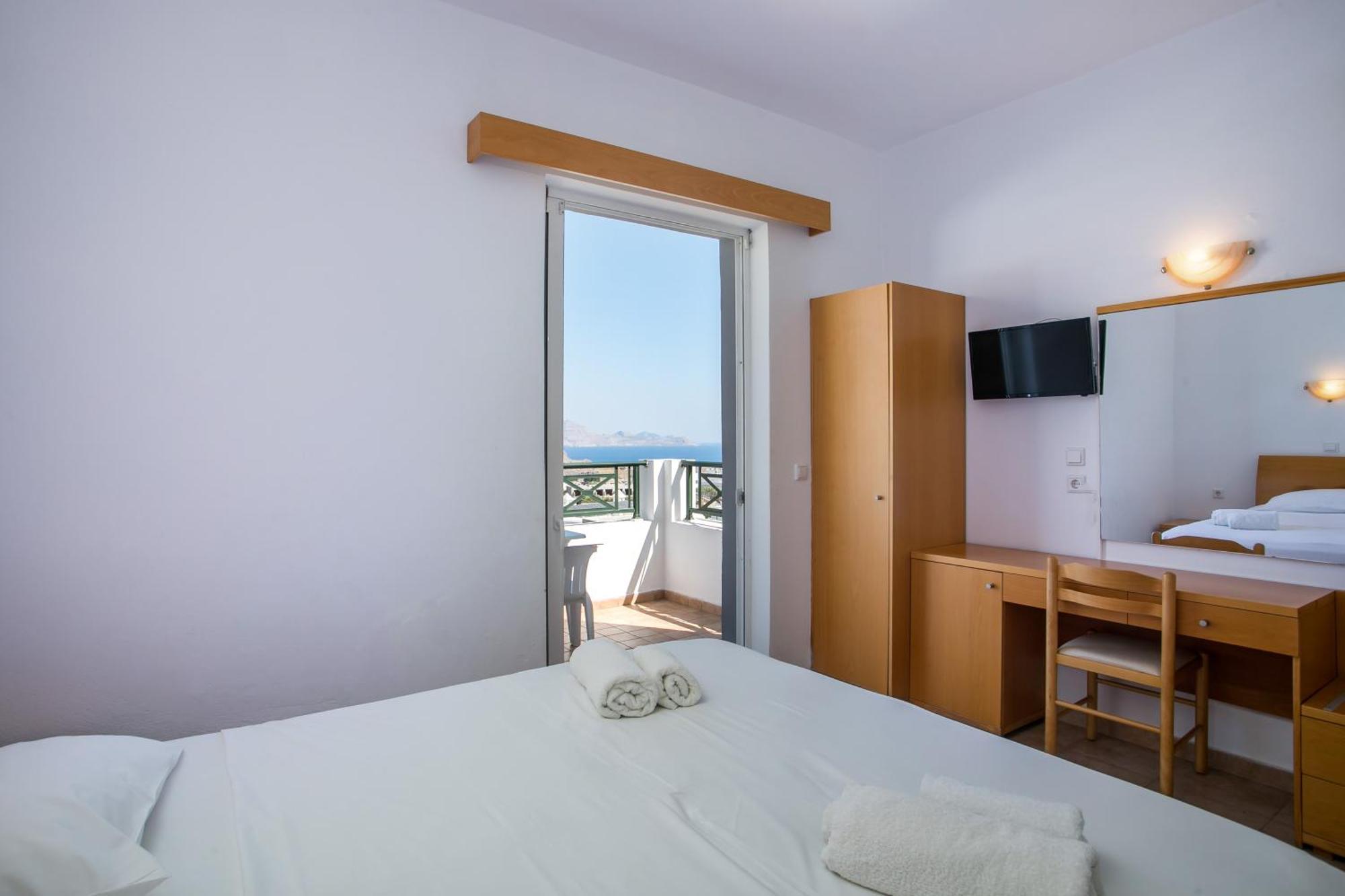 לינדוס Lambis Studios & Apartments מראה חיצוני תמונה