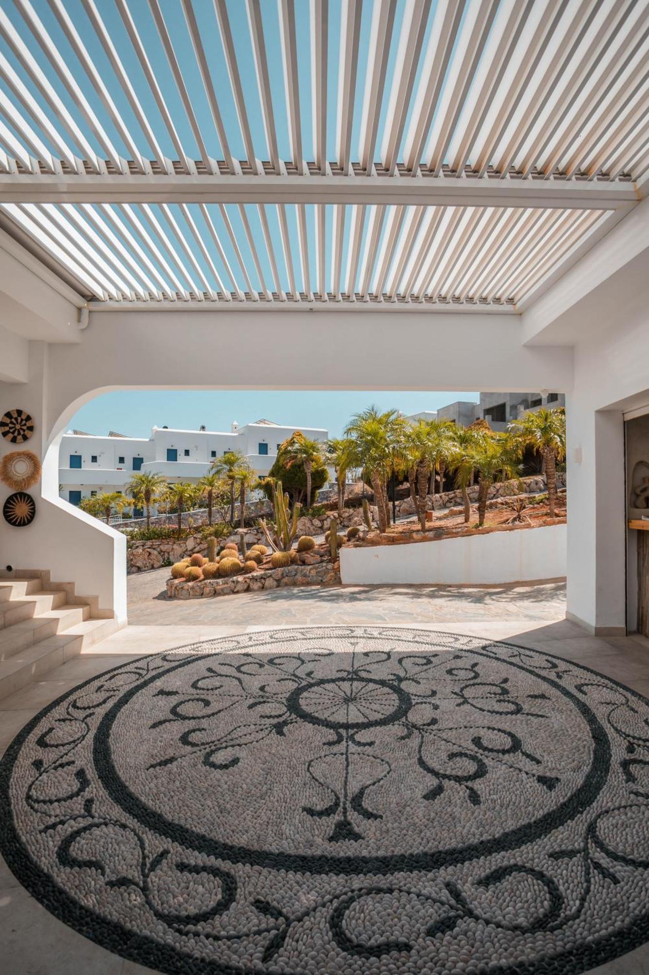 לינדוס Lambis Studios & Apartments מראה חיצוני תמונה