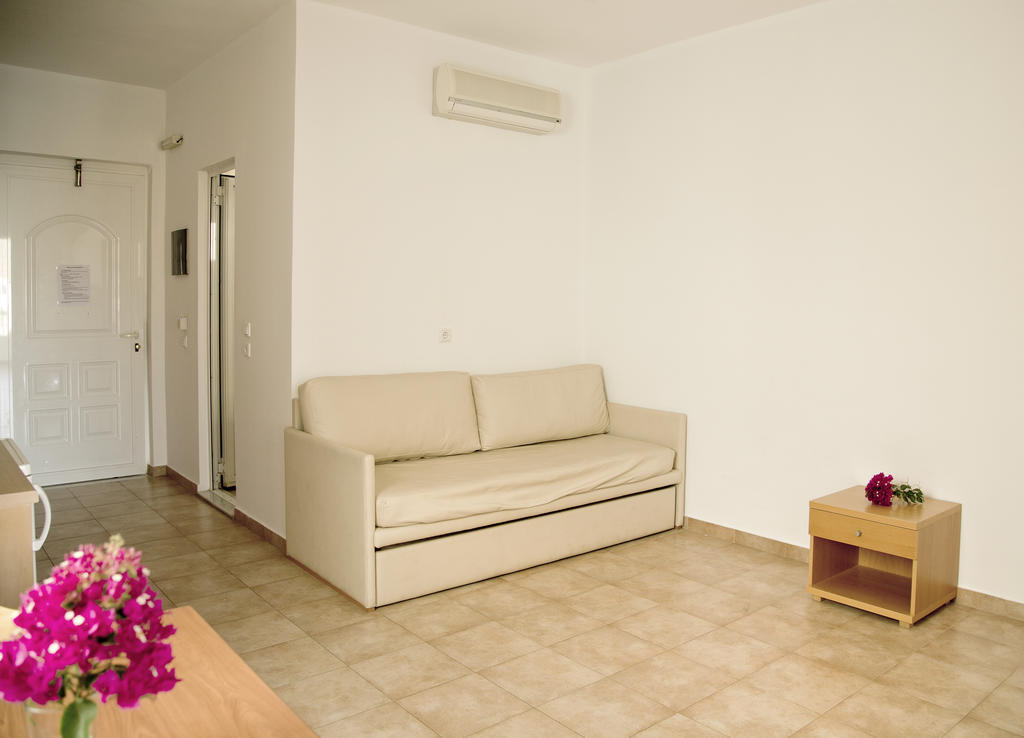 לינדוס Lambis Studios & Apartments מראה חיצוני תמונה