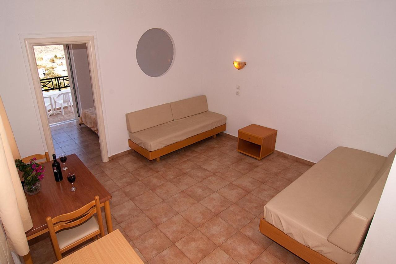לינדוס Lambis Studios & Apartments מראה חיצוני תמונה